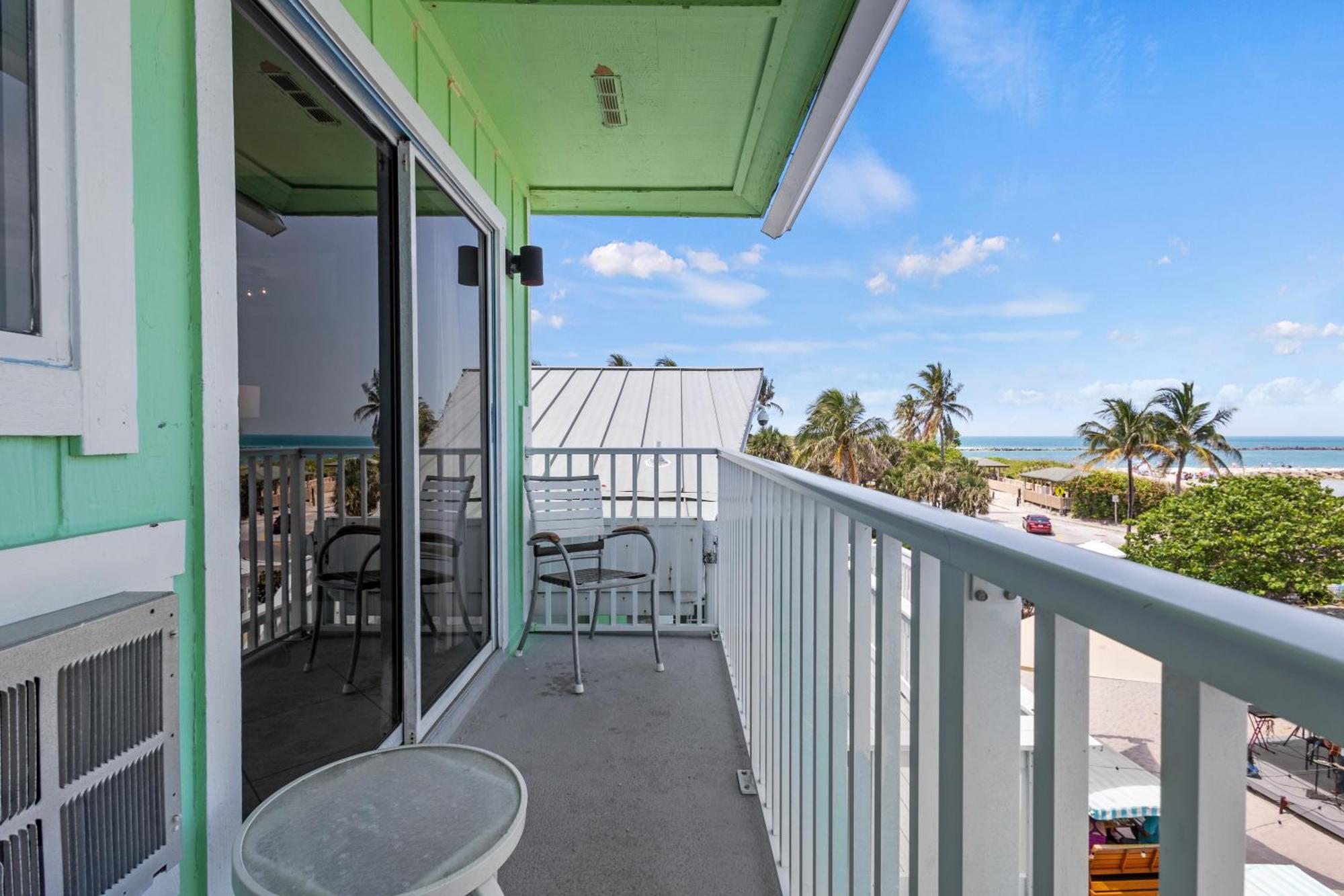Ocean View Hotel Room With Balcony- King Bed #21 Fort Pierce Ngoại thất bức ảnh